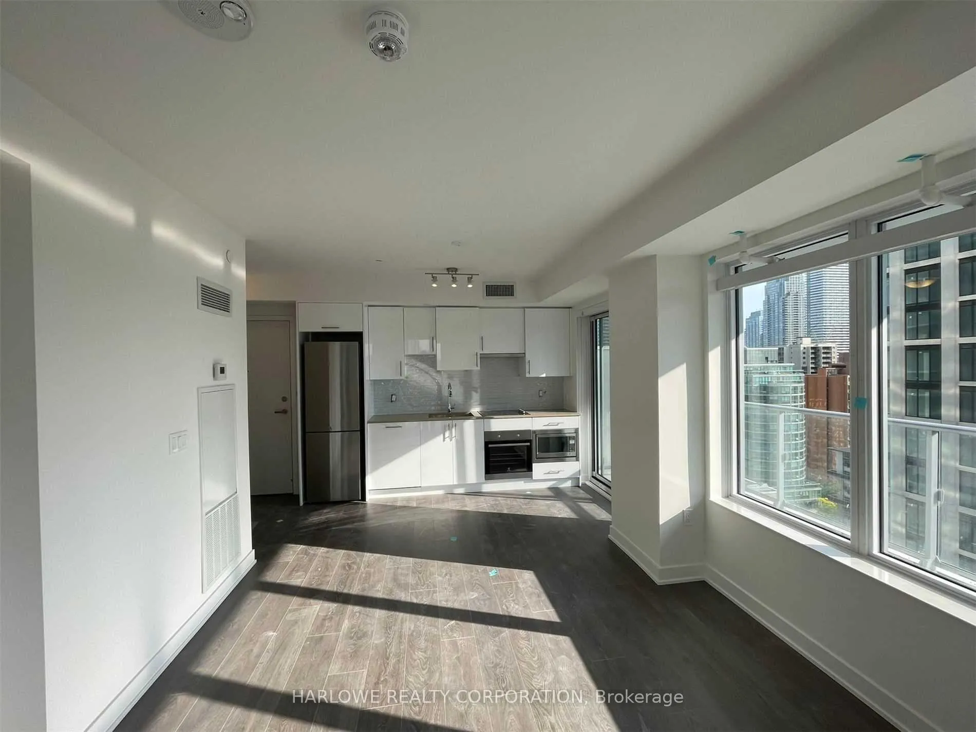 Photo 1 of Unit 1710 Nt, 99 Broadway Avenue, Toronto, Mount Pleasant West — HOMEH