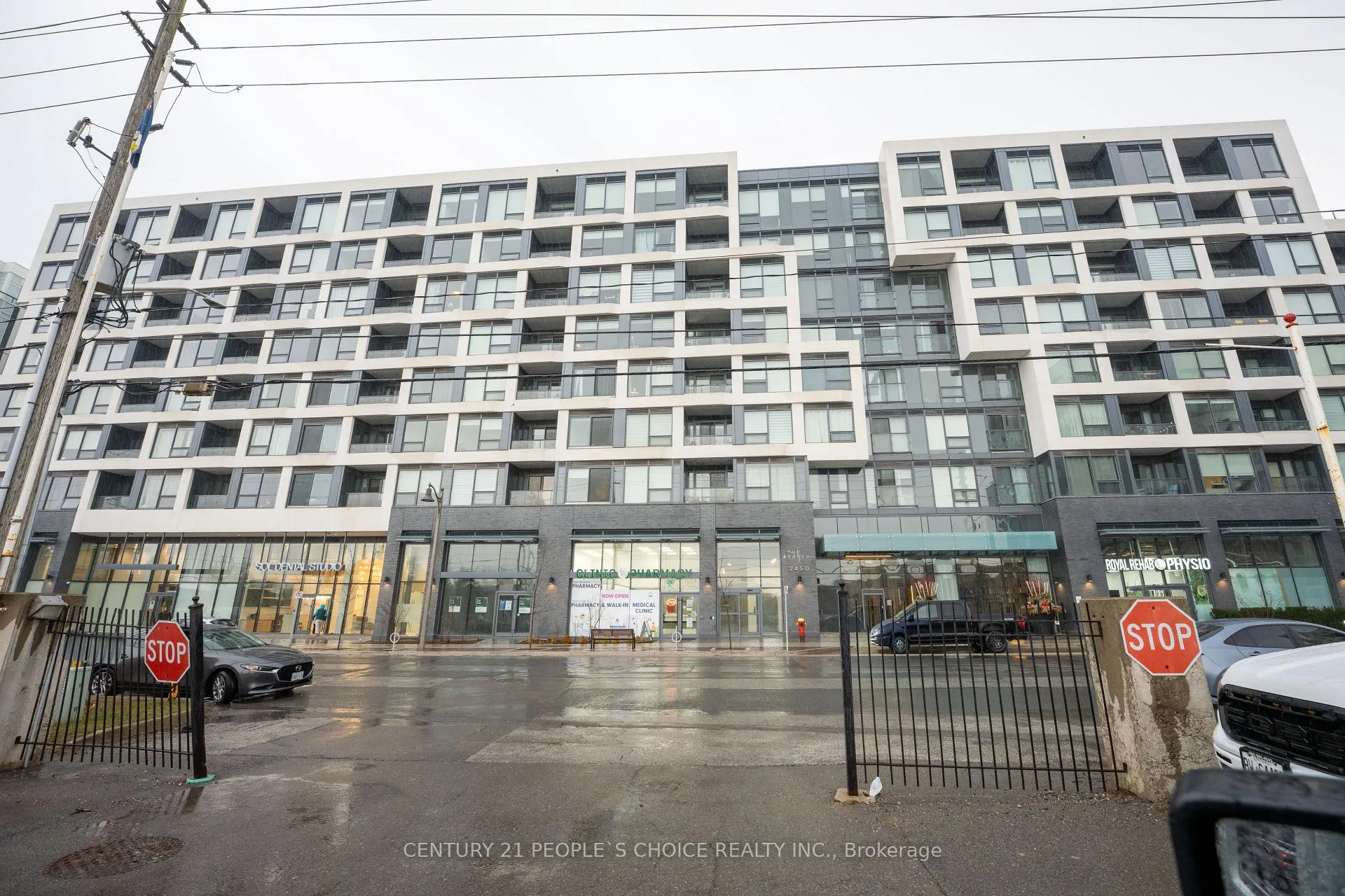 Front of Unit 723, 2450 Old Bronte Road W