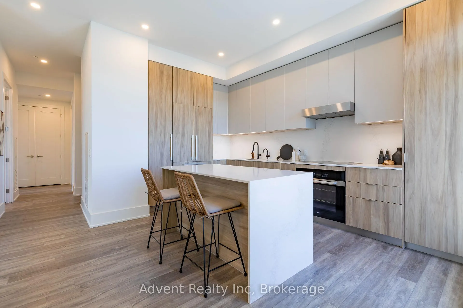Photo 4 of Unit PH02, 8 Cedarland Drive, Markham, Unionville — HOMEH