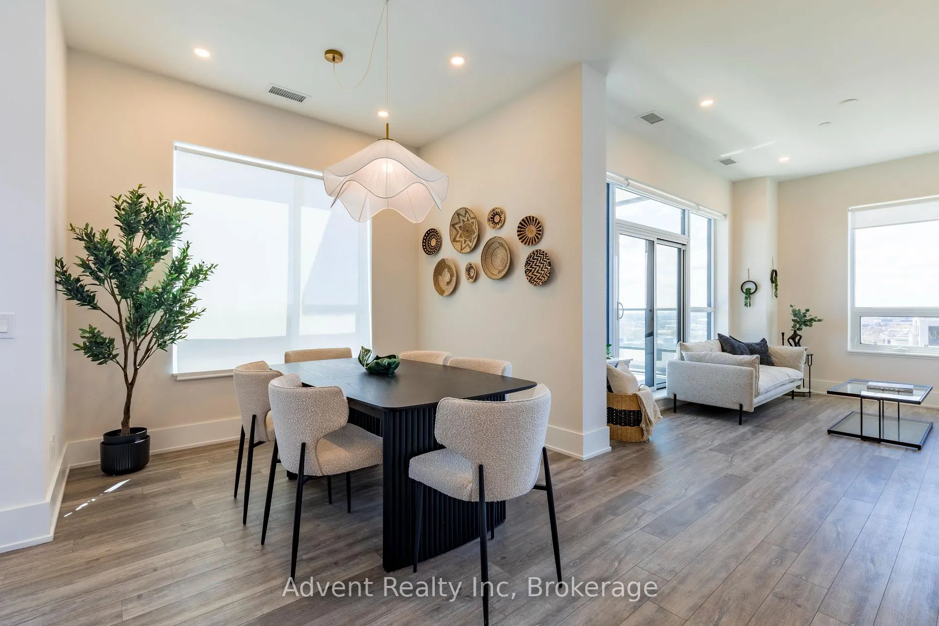 Photo 5 of Unit PH02, 8 Cedarland Drive, Markham, Unionville — HOMEH