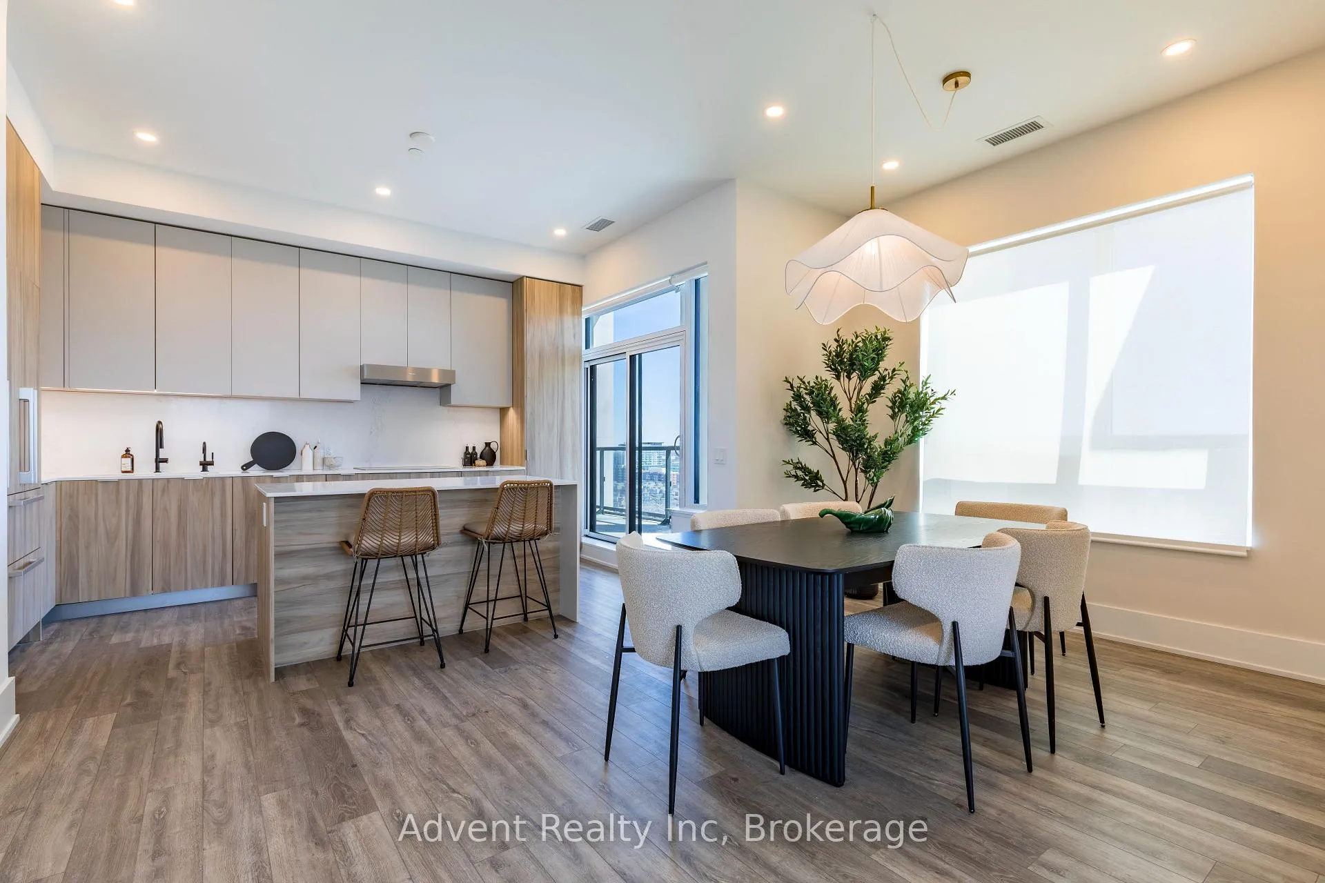 Photo 6 of Unit PH02, 8 Cedarland Drive, Markham, Unionville — HOMEH