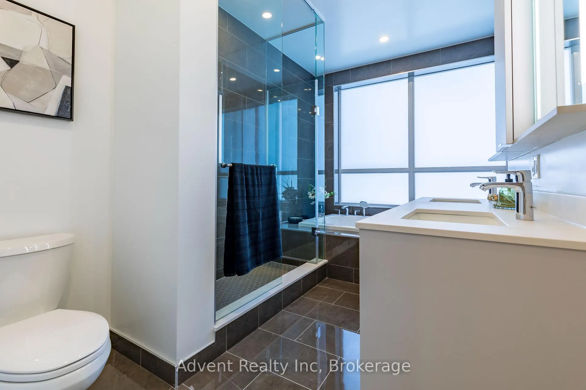 Photo 8 of Unit PH02, 8 Cedarland Drive, Markham, Unionville — HOMEH