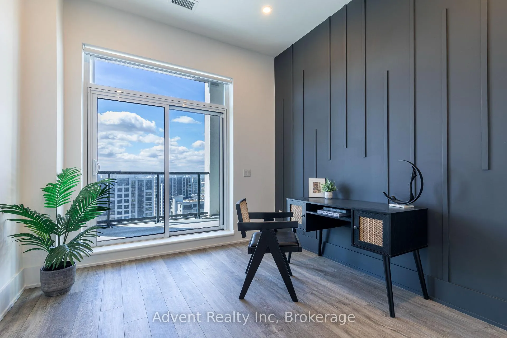 Photo 10 of Unit PH02, 8 Cedarland Drive, Markham, Unionville — HOMEH