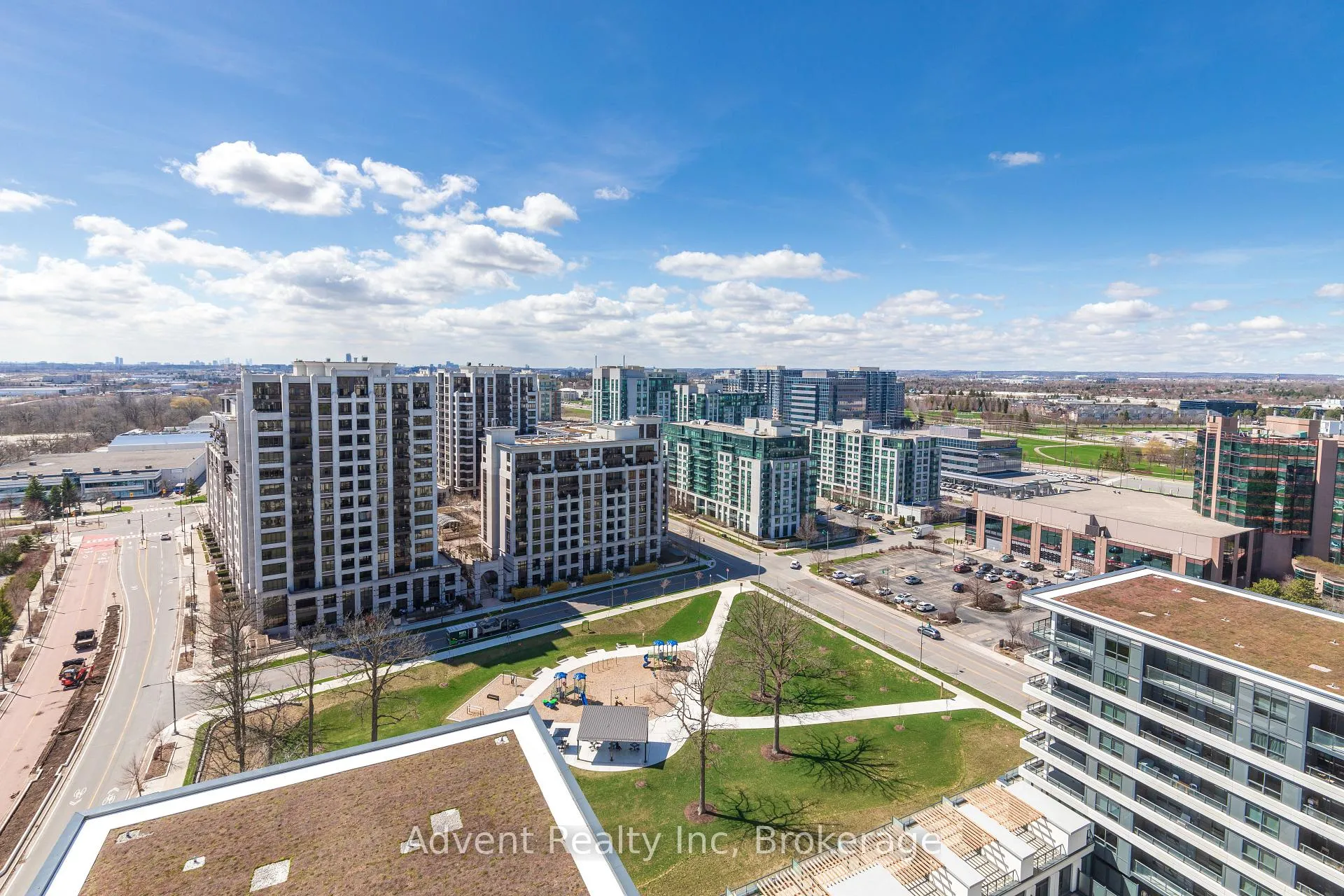 Photo 13 of Unit PH02, 8 Cedarland Drive, Markham, Unionville — HOMEH