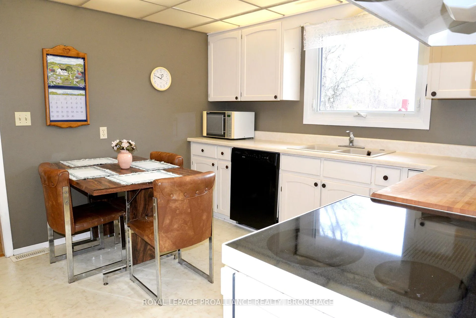 Photo 9 of 2489 Leeman Road, Kingston, City North of 401 — HOMEH