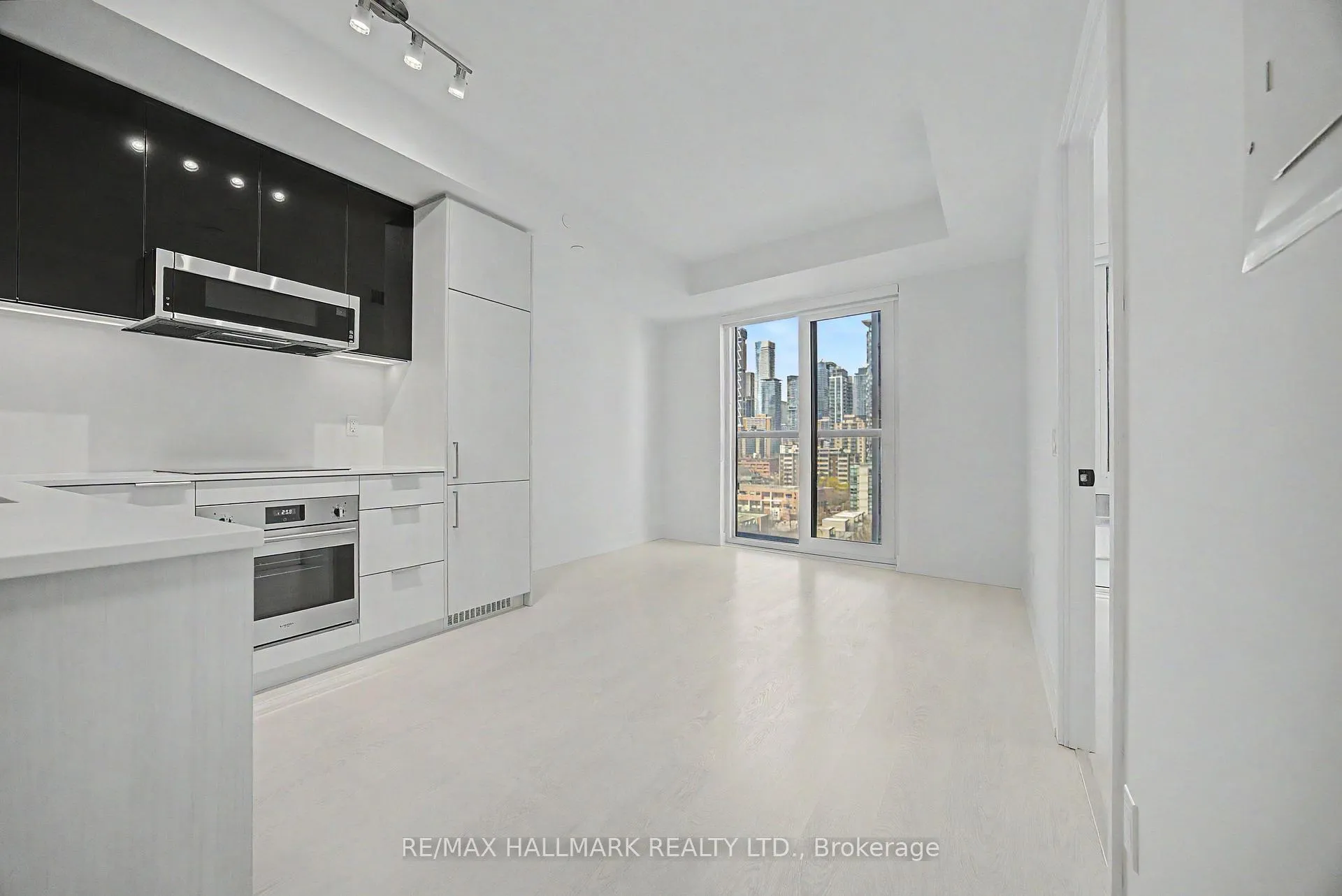 Photo 3 of Unit 1209, 308 Jarvis Street, Toronto, Church-Yonge Corridor — HOMEH