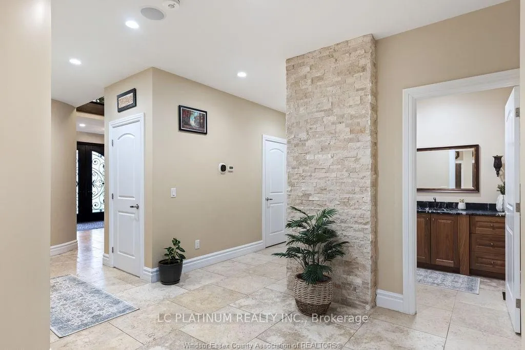 Photo 5 of 3740 Donato Drive, LaSalle — HOMEH