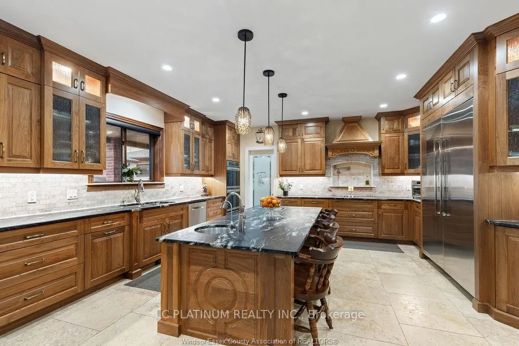 Photo 11 of 3740 Donato Drive, LaSalle — HOMEH