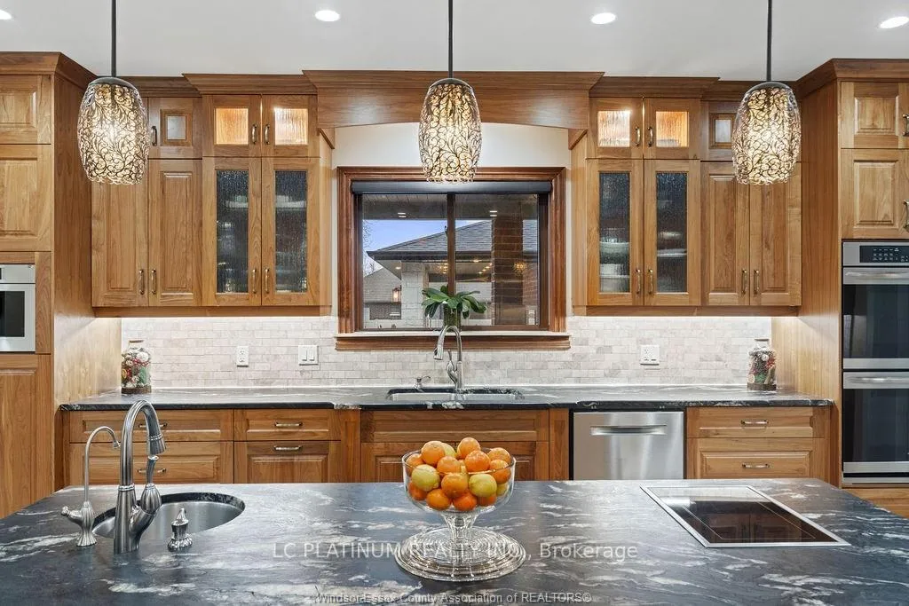 Photo 12 of 3740 Donato Drive, LaSalle — HOMEH