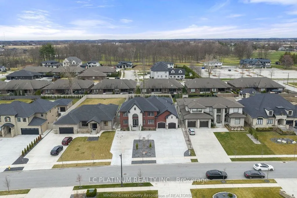 Photo 14 of 3740 Donato Drive, LaSalle — HOMEH