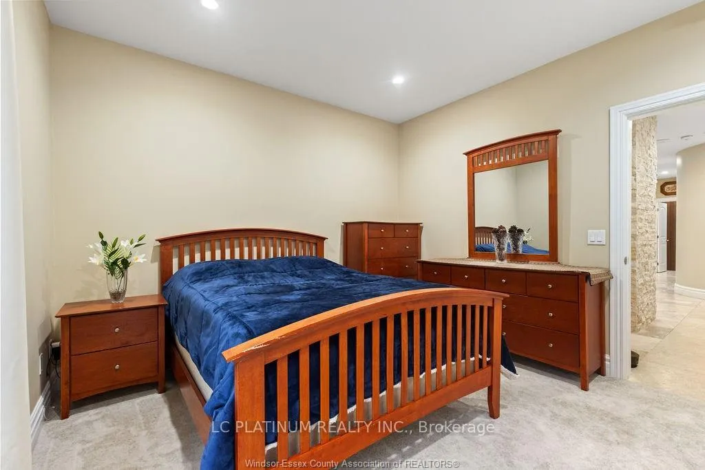 Photo 16 of 3740 Donato Drive, LaSalle — HOMEH