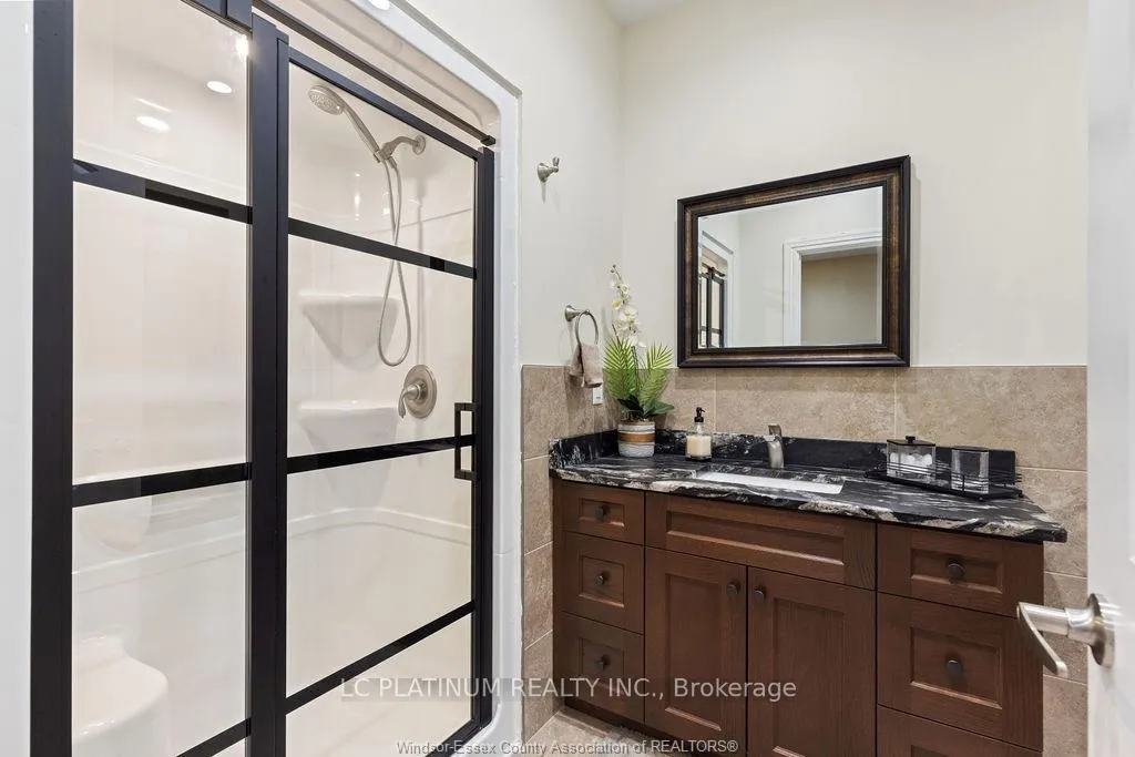 Photo 17 of 3740 Donato Drive, LaSalle — HOMEH
