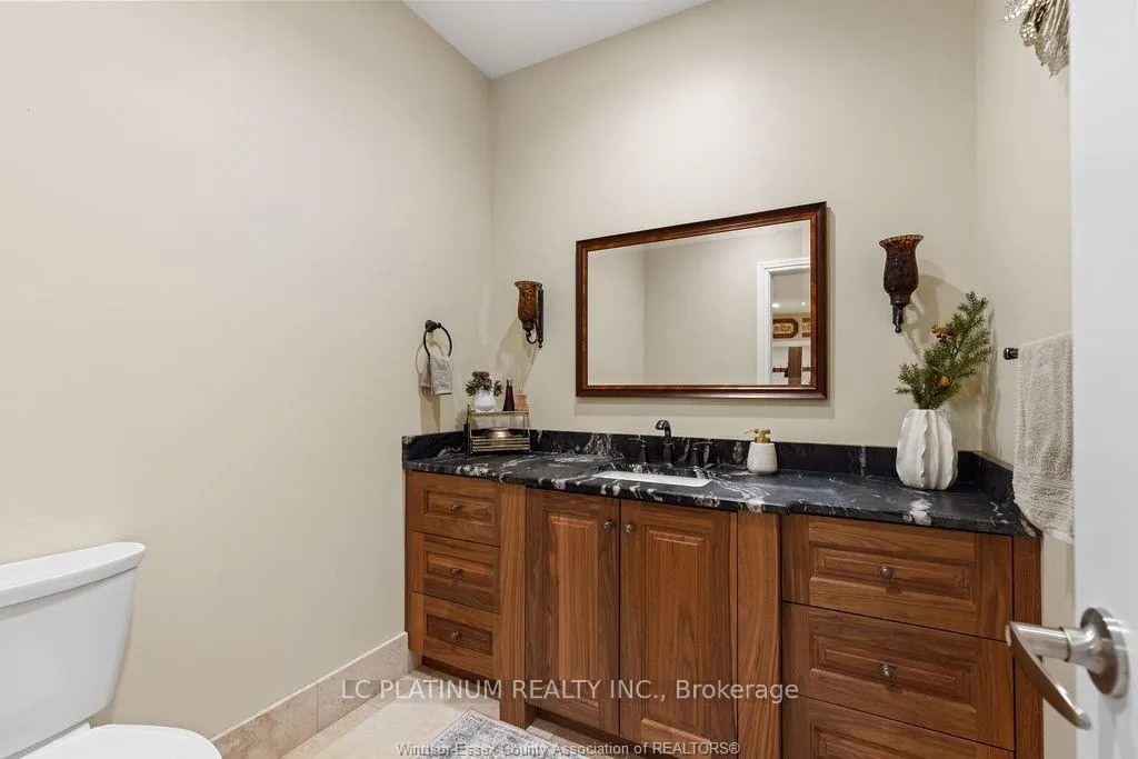 Photo 18 of 3740 Donato Drive, LaSalle — HOMEH