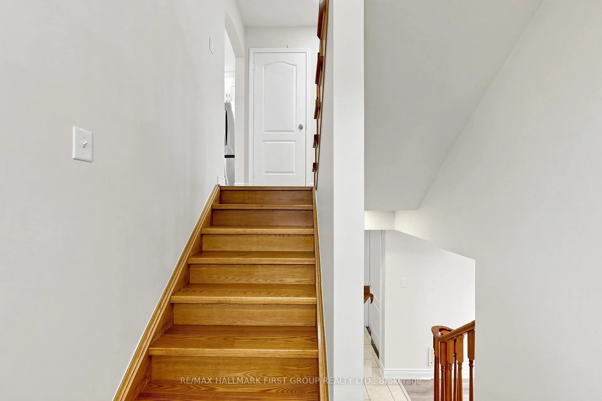 Photo 5 of 61 Reindeer Drive, Scarborough, Rouge — HOMEH