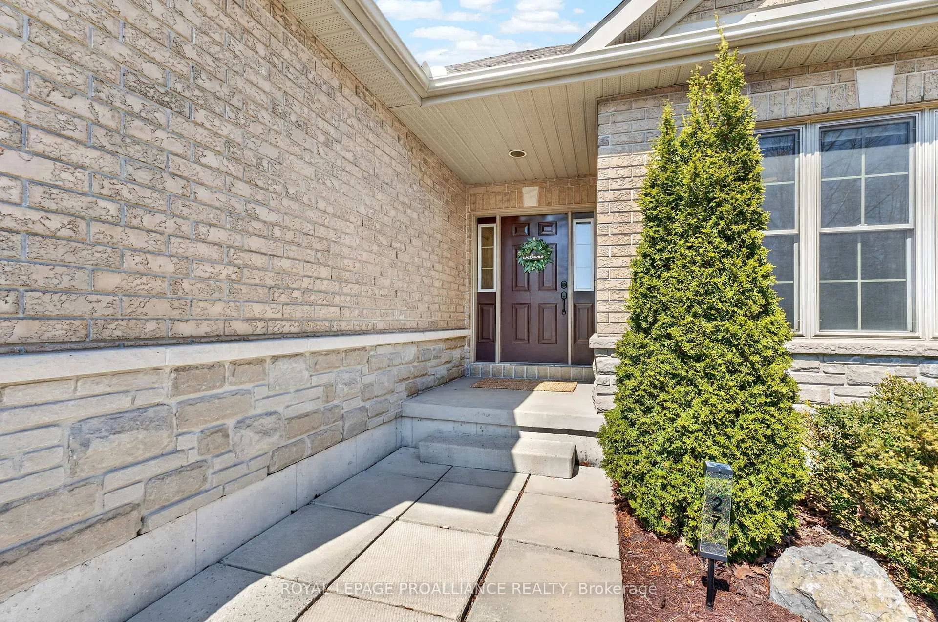 Photo 2 of 27 Gavey Street, Belleville, Thurlow Ward — HOMEH