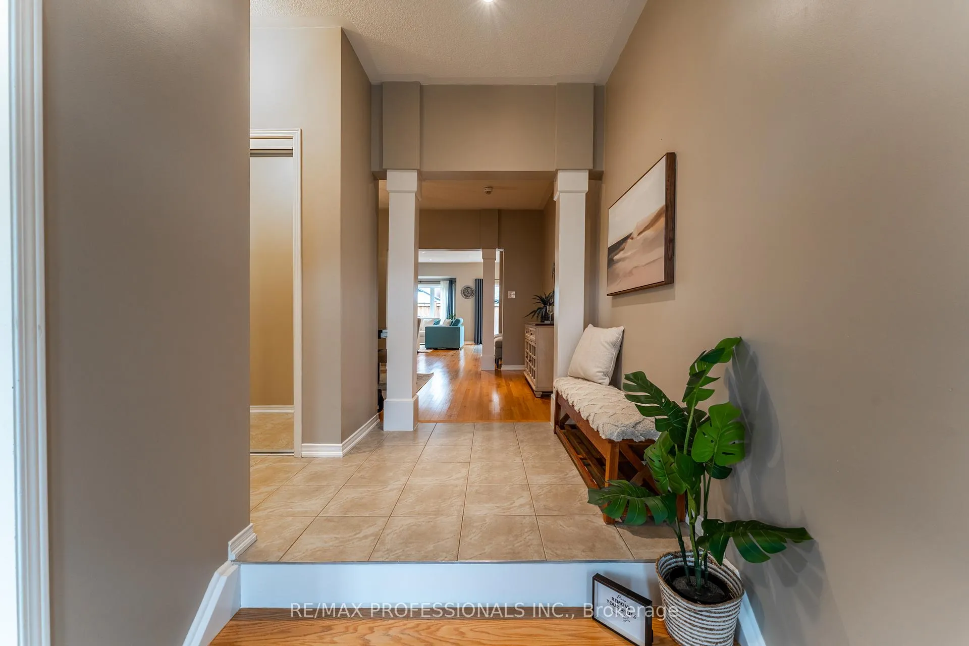 Photo 3 of 3 Skelton Crescent, Ajax, Central East — HOMEH