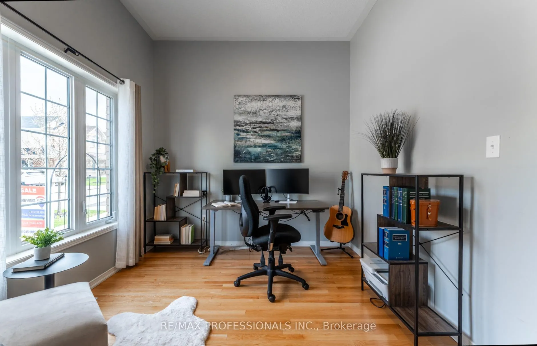 Photo 4 of 3 Skelton Crescent, Ajax, Central East — HOMEH