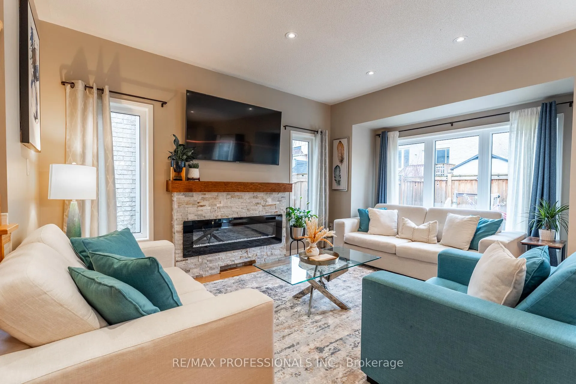Photo 12 of 3 Skelton Crescent, Ajax, Central East — HOMEH