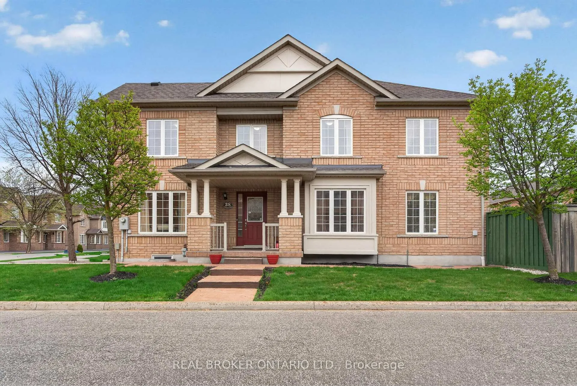 Photo 1 of 38 Nutwood Way, Brampton, Sandringham-Wellington — HOMEH