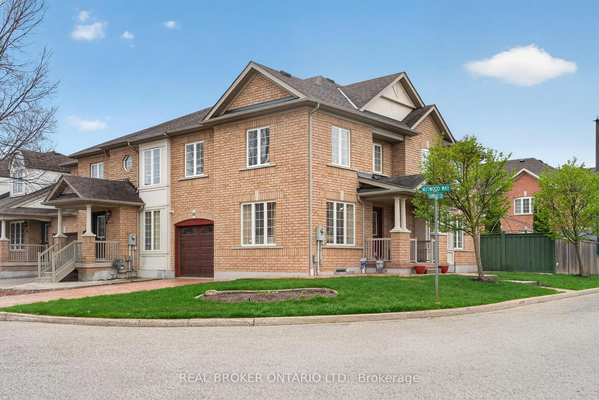 Photo 2 of 38 Nutwood Way, Brampton, Sandringham-Wellington — HOMEH