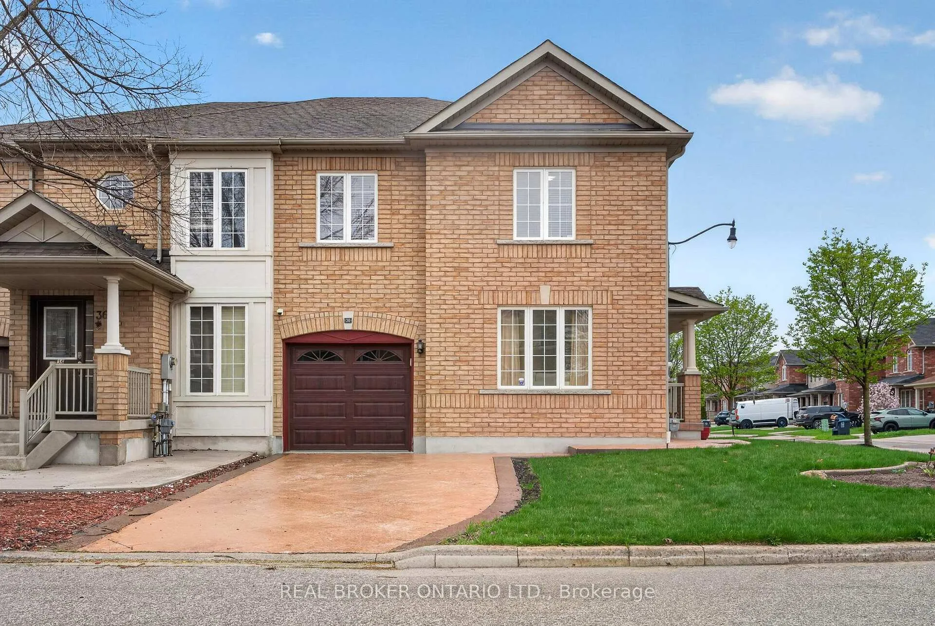 Photo 3 of 38 Nutwood Way, Brampton, Sandringham-Wellington — HOMEH