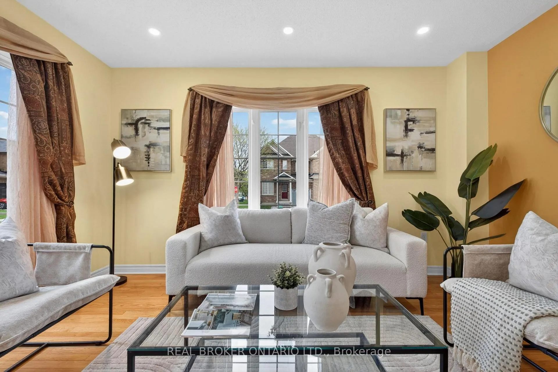 Photo 8 of 38 Nutwood Way, Brampton, Sandringham-Wellington — HOMEH
