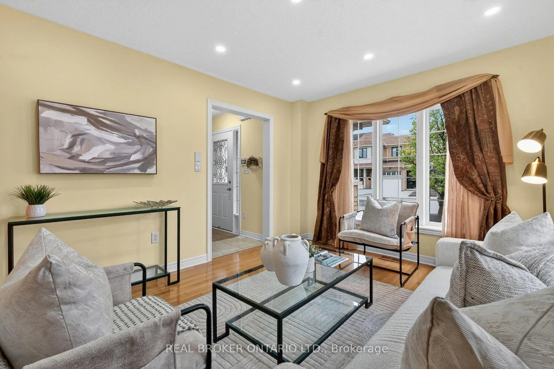 Photo 10 of 38 Nutwood Way, Brampton, Sandringham-Wellington — HOMEH