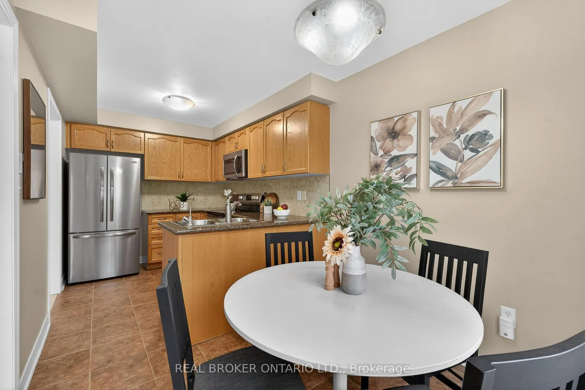 Photo 18 of 38 Nutwood Way, Brampton, Sandringham-Wellington — HOMEH