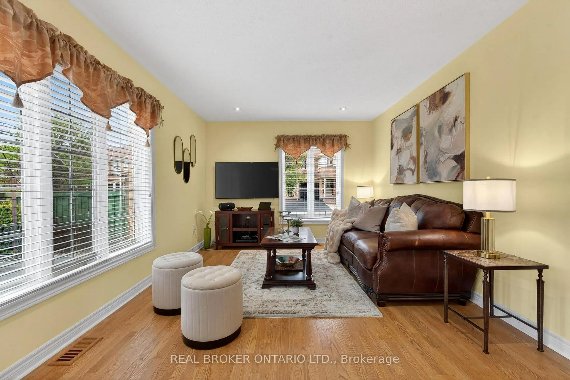 Photo 22 of 38 Nutwood Way, Brampton, Sandringham-Wellington — HOMEH
