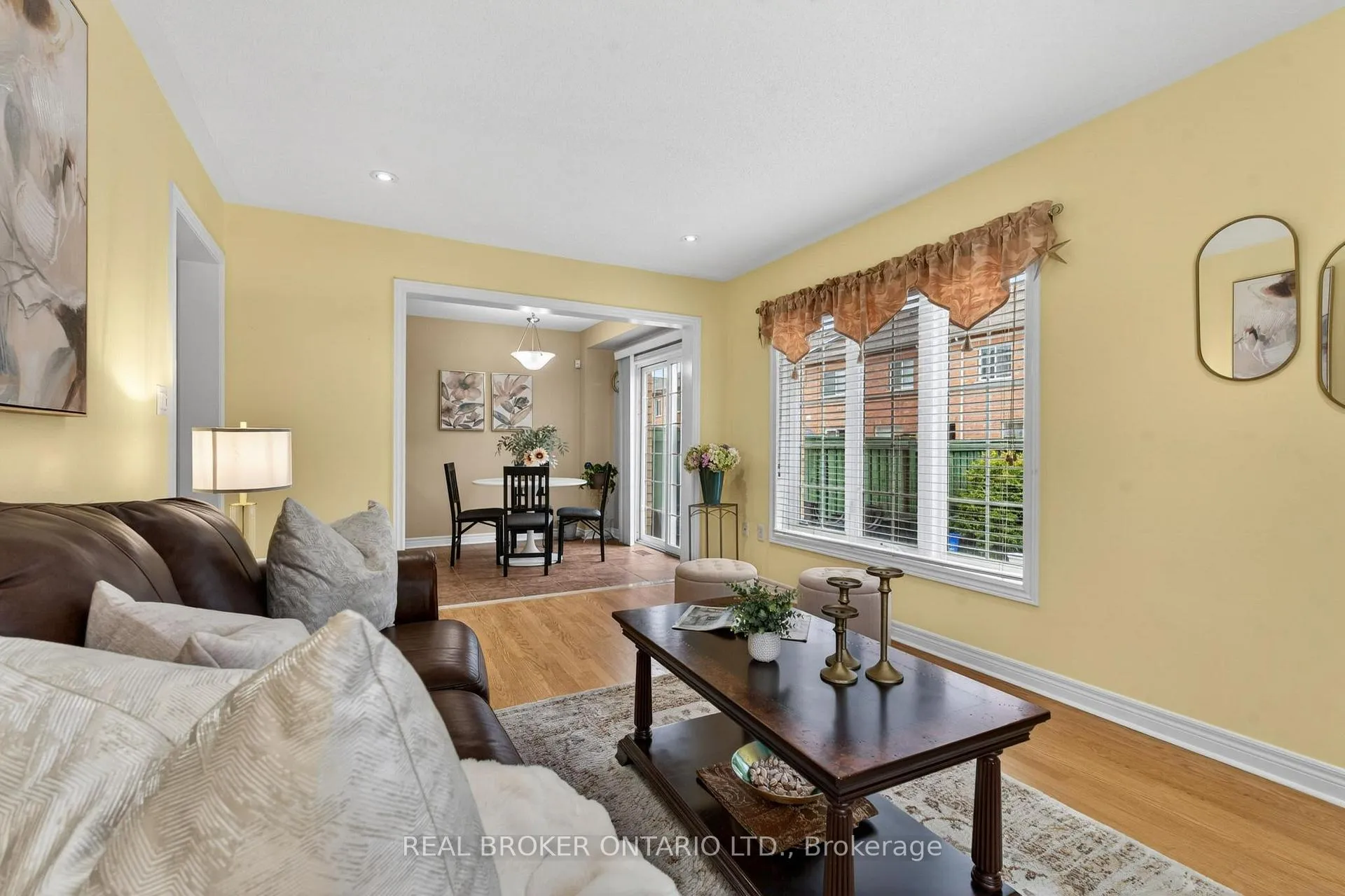 Photo 25 of 38 Nutwood Way, Brampton, Sandringham-Wellington — HOMEH