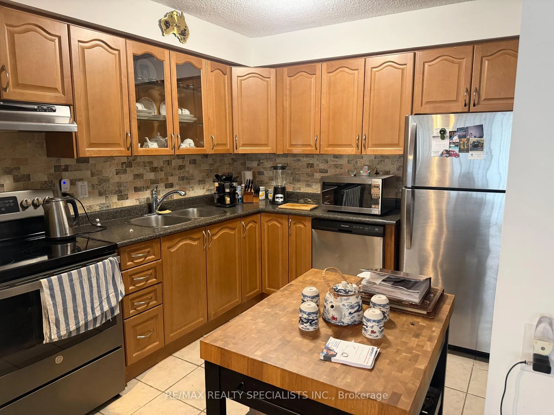 Front of Unit 105, 2301 Derry Road W