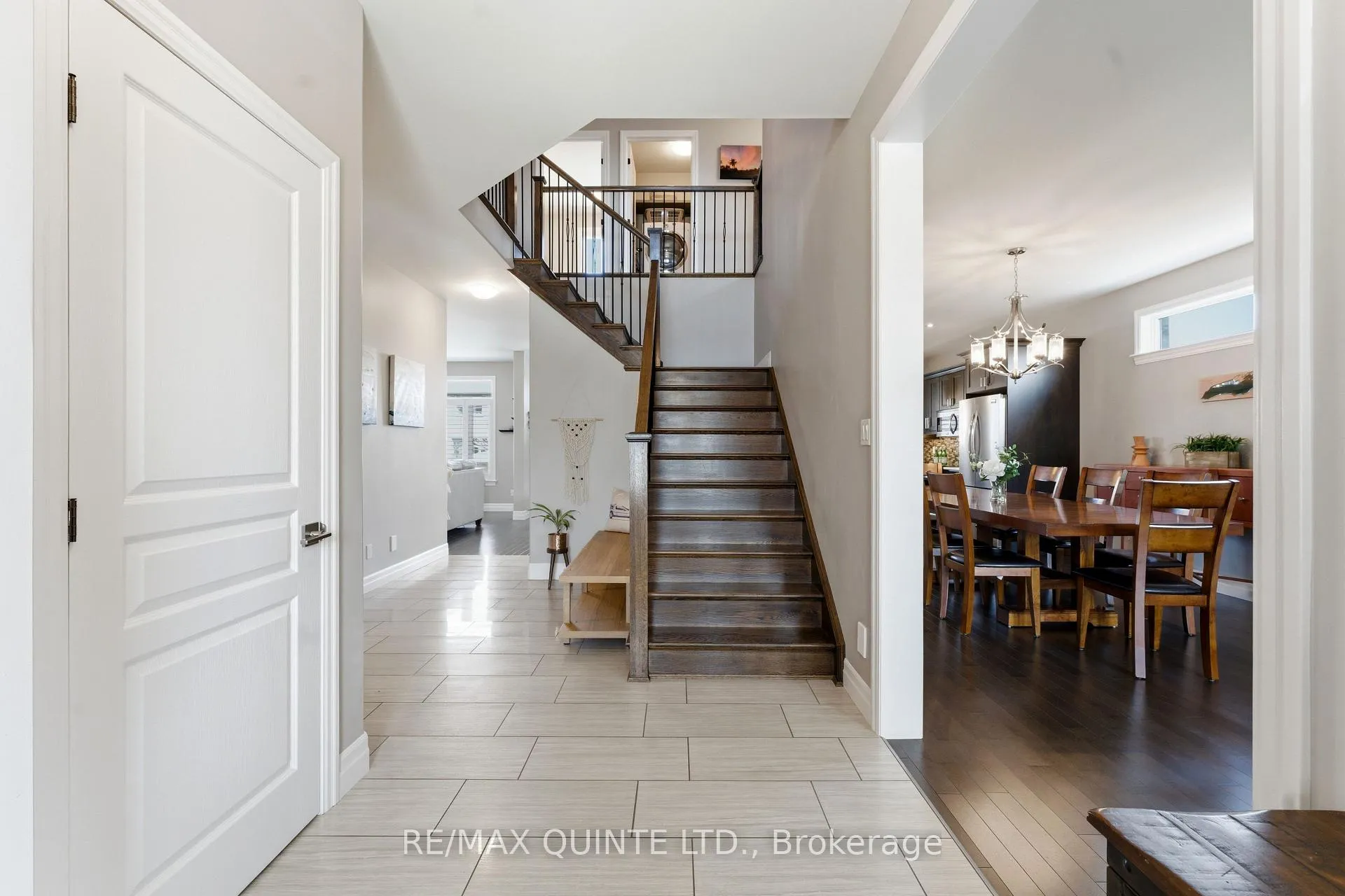 Photo 6 of 30 Vertis Court, Belleville, Thurlow Ward — HOMEH
