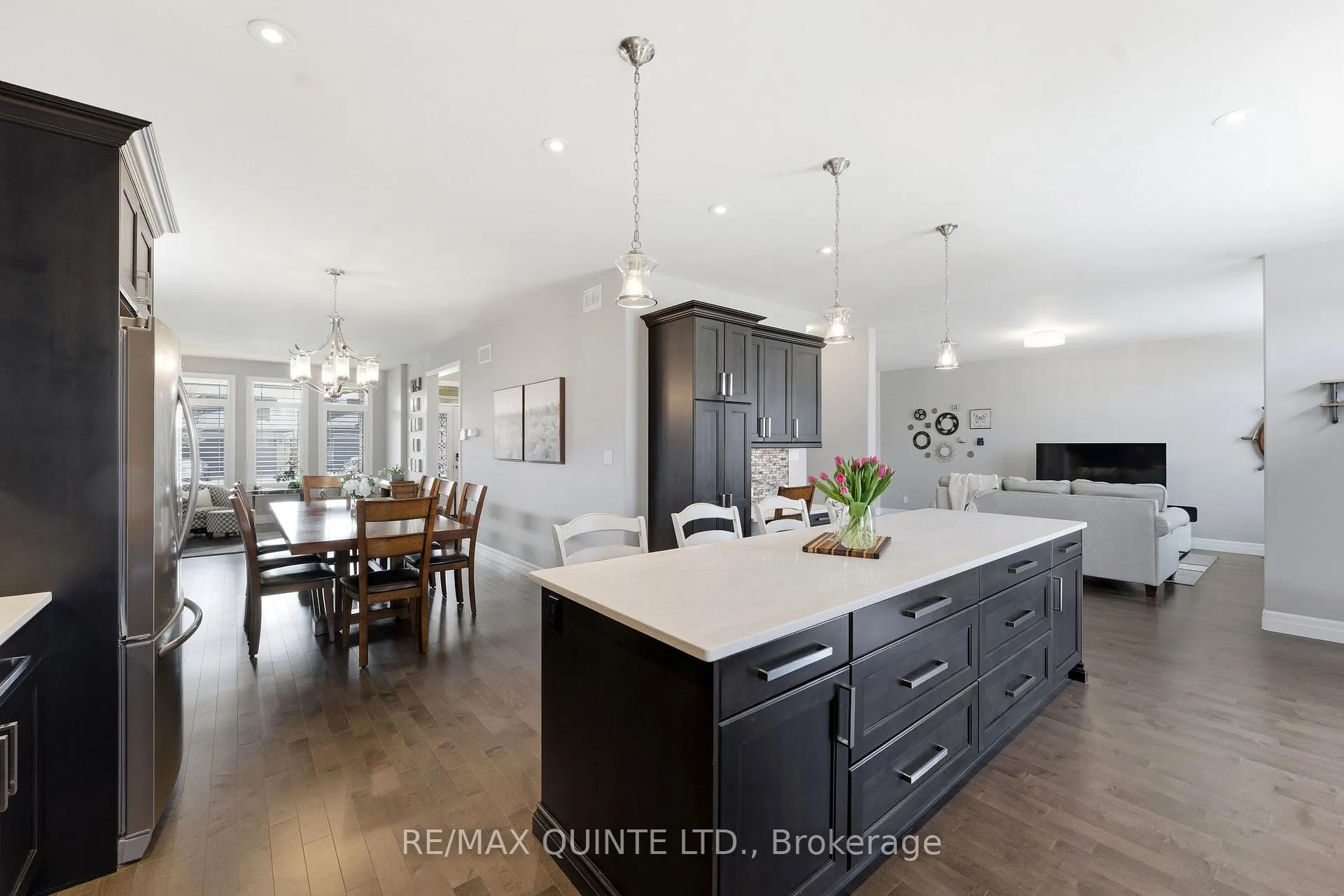 Photo 12 of 30 Vertis Court, Belleville, Thurlow Ward — HOMEH