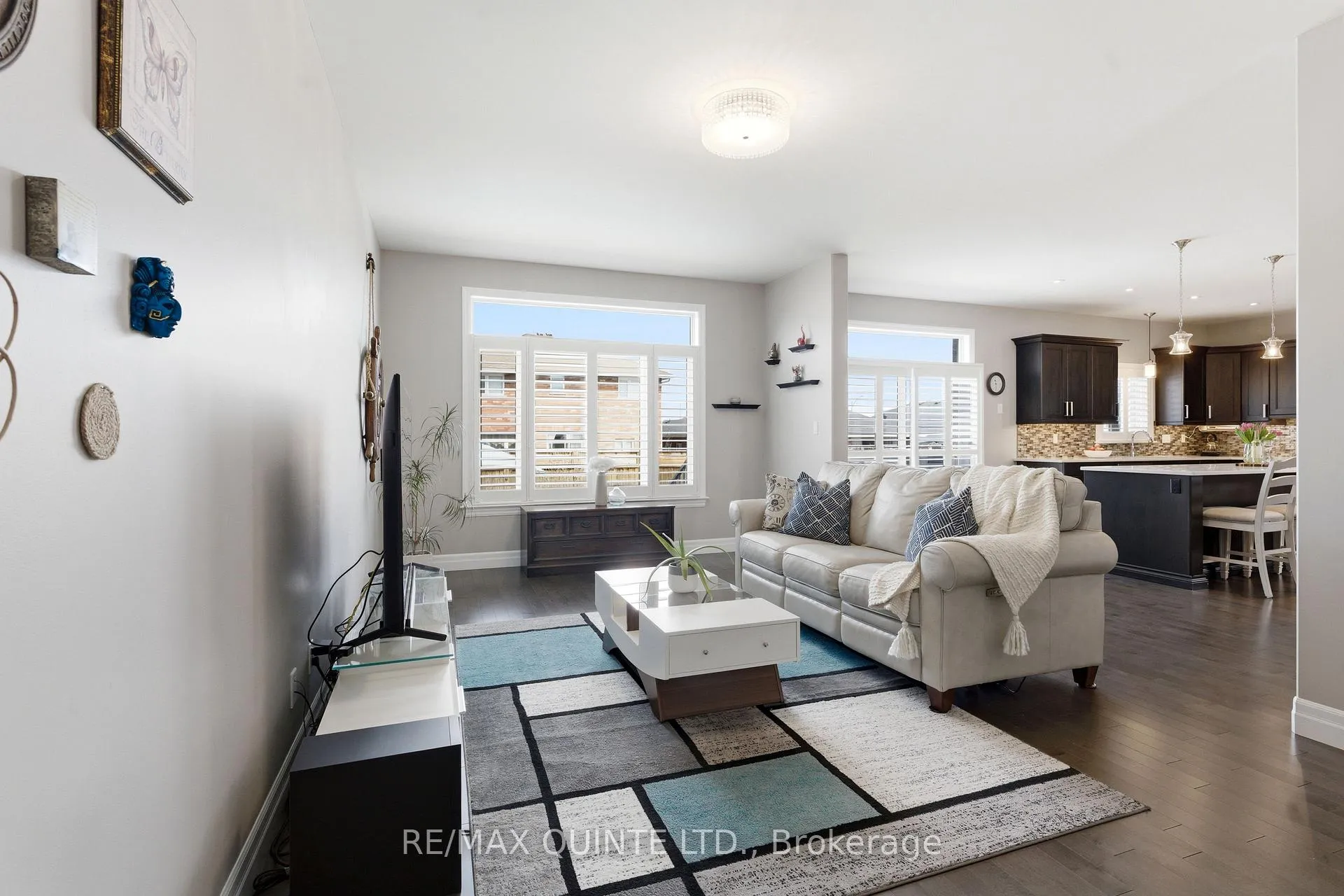 Photo 17 of 30 Vertis Court, Belleville, Thurlow Ward — HOMEH