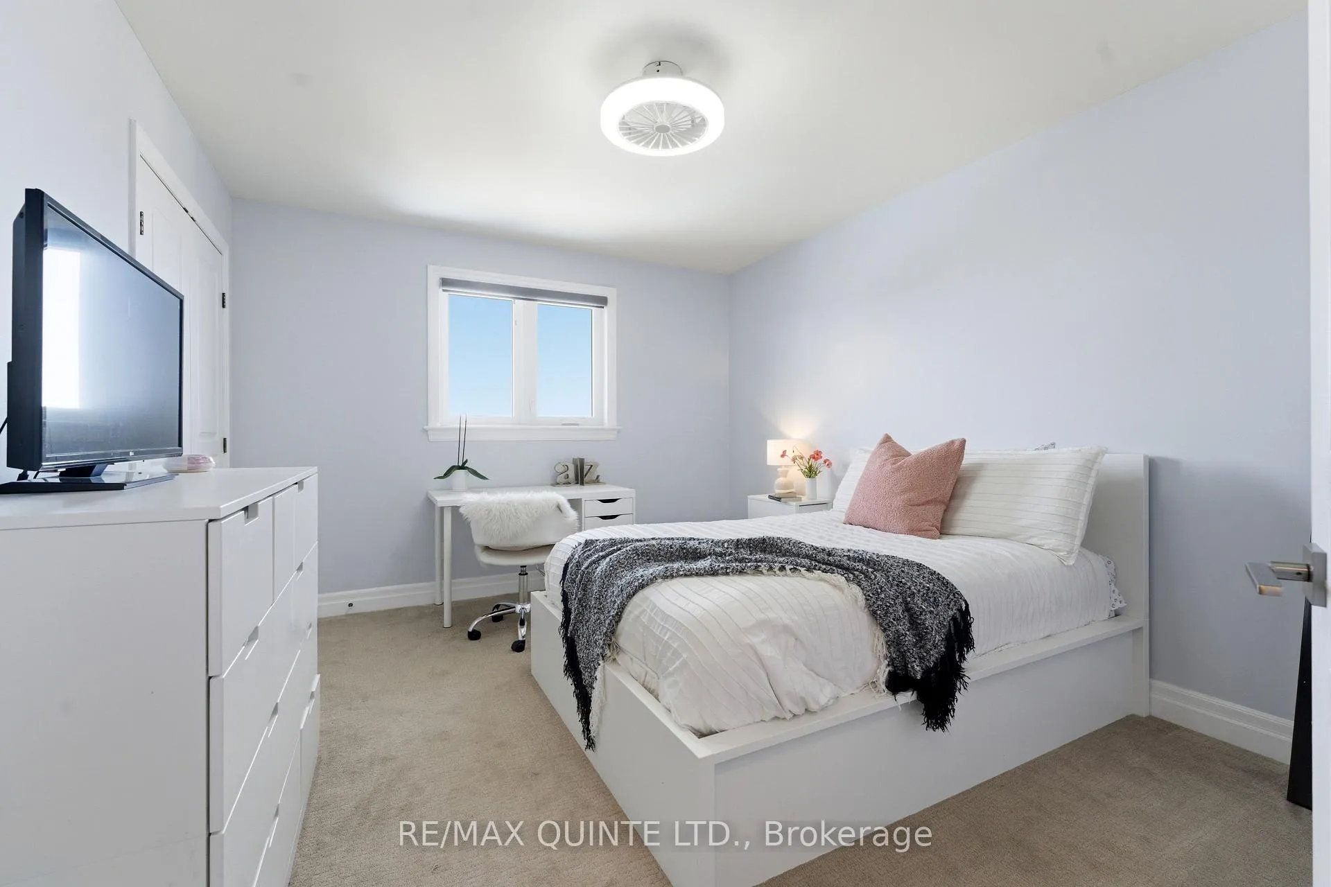 Photo 20 of 30 Vertis Court, Belleville, Thurlow Ward — HOMEH