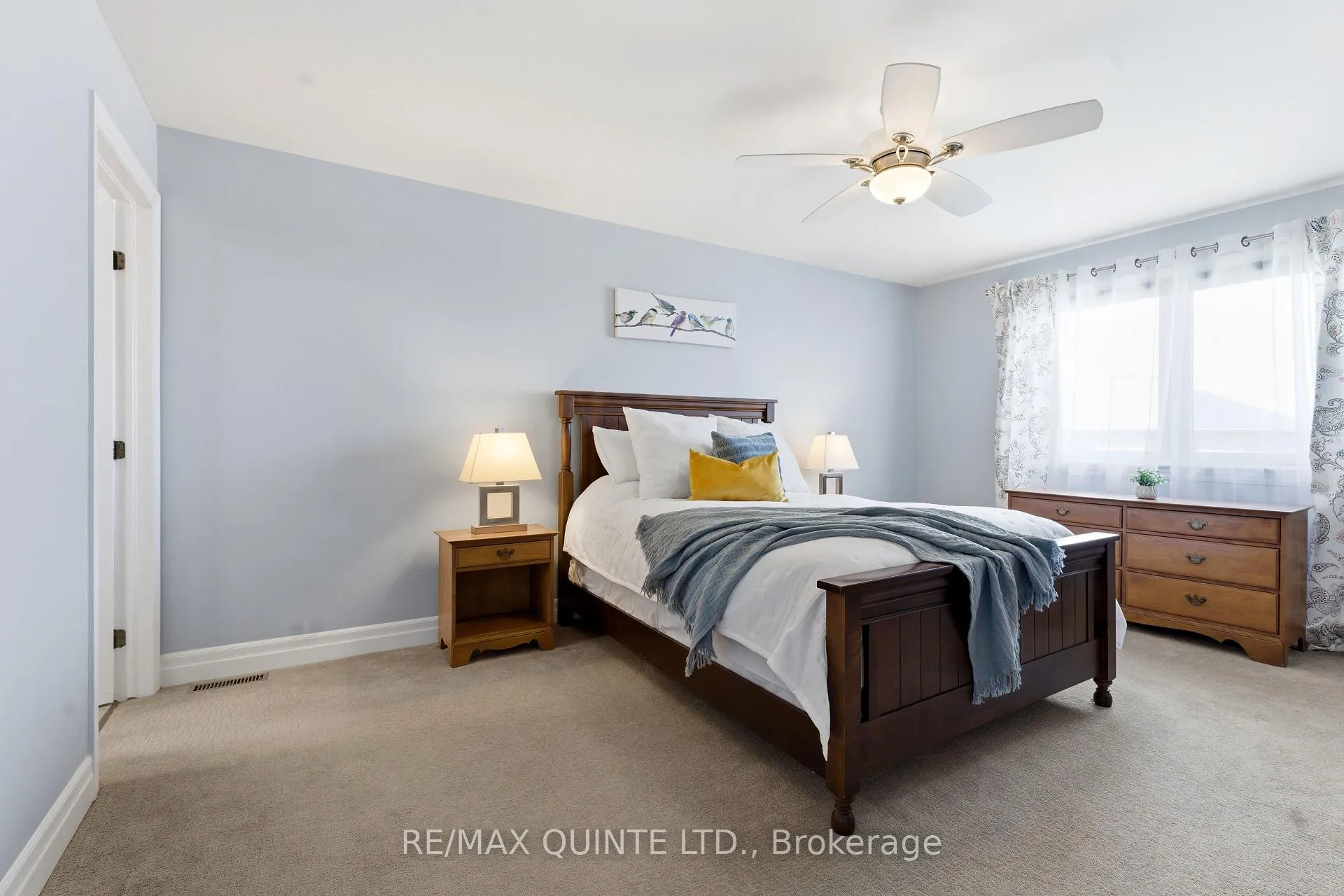 Photo 24 of 30 Vertis Court, Belleville, Thurlow Ward — HOMEH