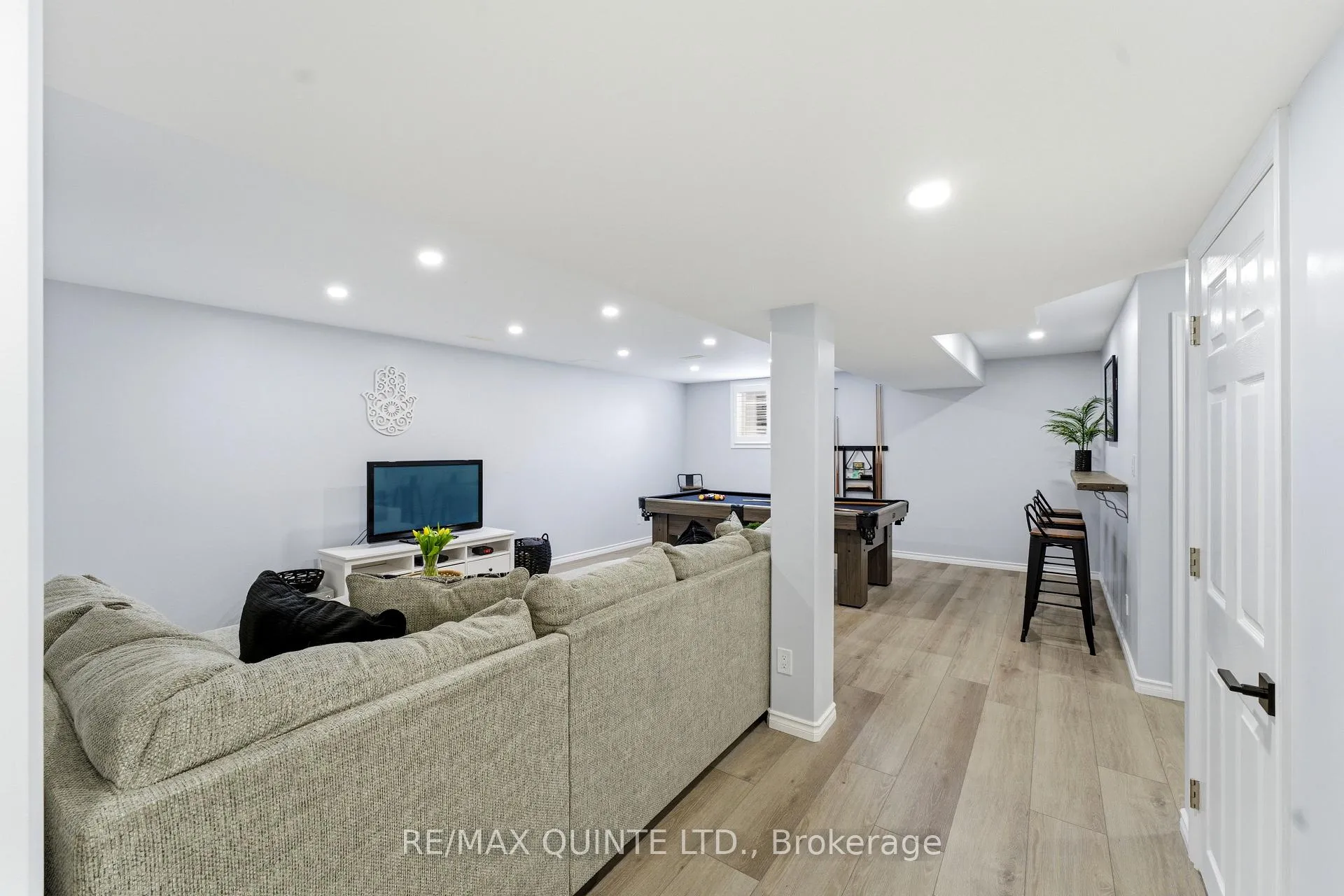 Photo 29 of 30 Vertis Court, Belleville, Thurlow Ward — HOMEH
