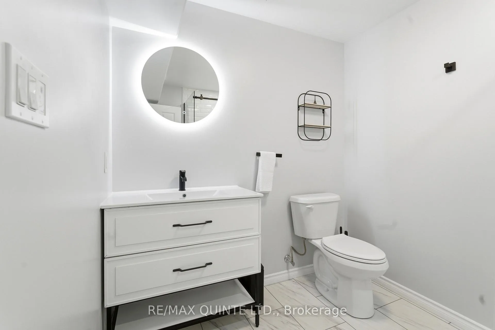 Photo 34 of 30 Vertis Court, Belleville, Thurlow Ward — HOMEH