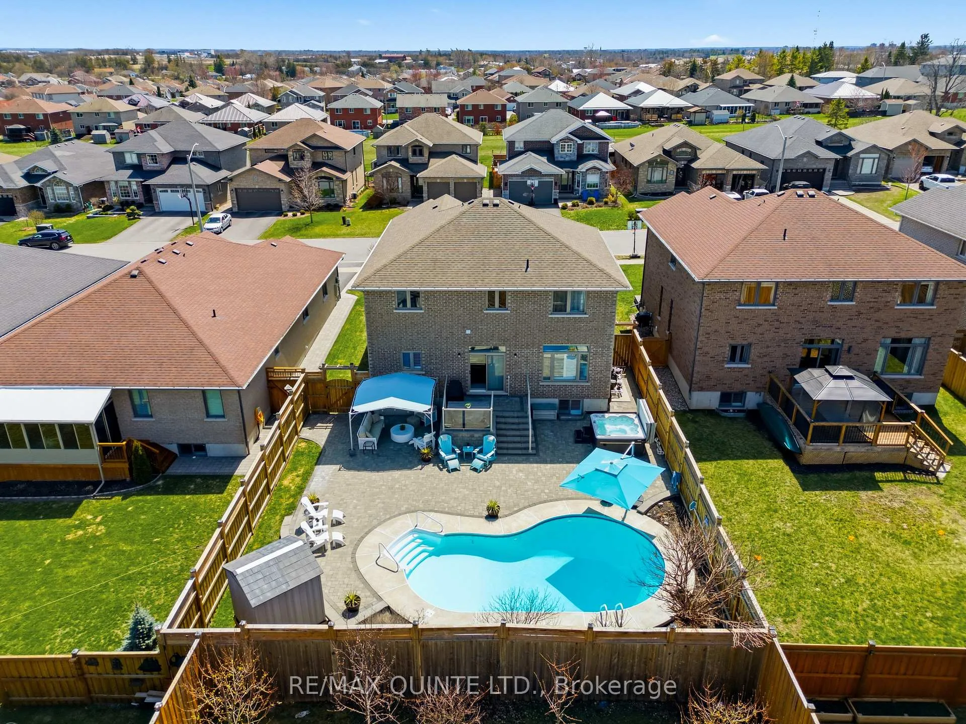 Photo 44 of 30 Vertis Court, Belleville, Thurlow Ward — HOMEH