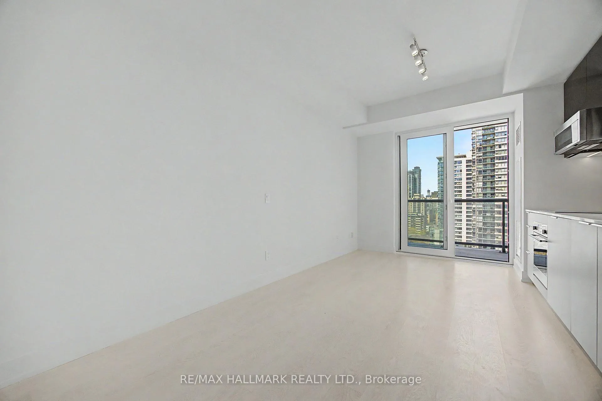 Photo 4 of Unit 1706, 308 Jarvis Street, Toronto, Church-Yonge Corridor — HOMEH