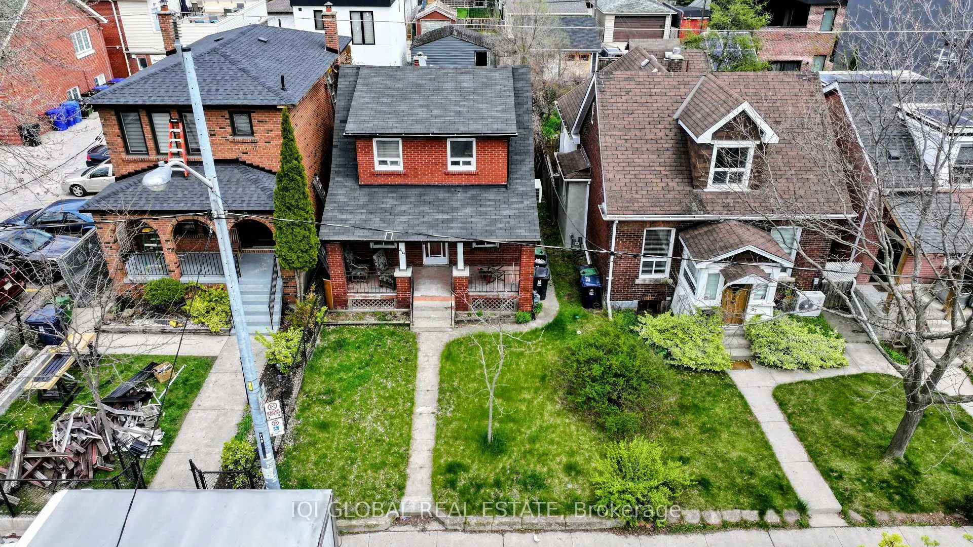 Photo 3 of 49 Batavia Avenue, Toronto, Rockcliffe-Smythe — HOMEH