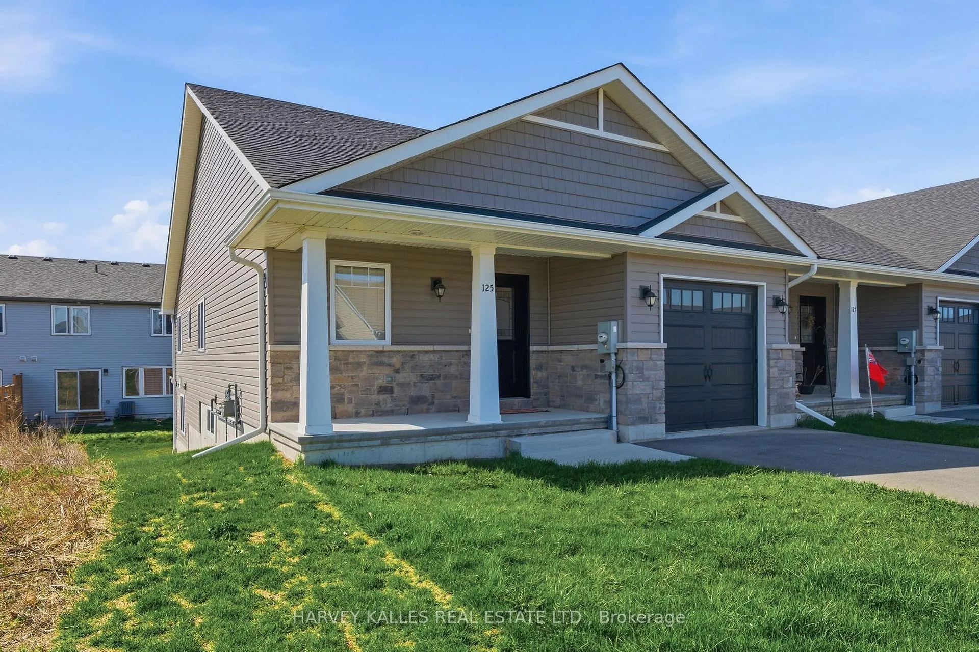 Photo 2 of 125 Farrington Crescent, Prince Edward County, Picton Ward — HOMEH