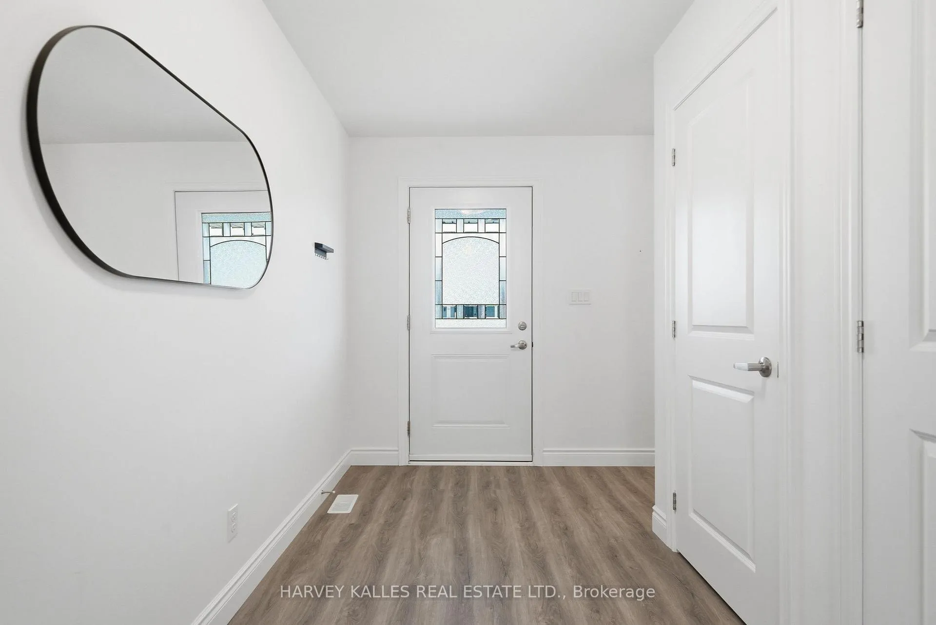 Photo 3 of 125 Farrington Crescent, Prince Edward County, Picton Ward — HOMEH