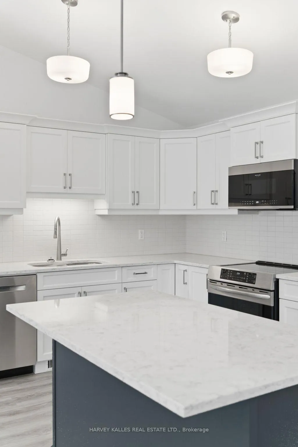 Photo 9 of 125 Farrington Crescent, Prince Edward County, Picton Ward — HOMEH