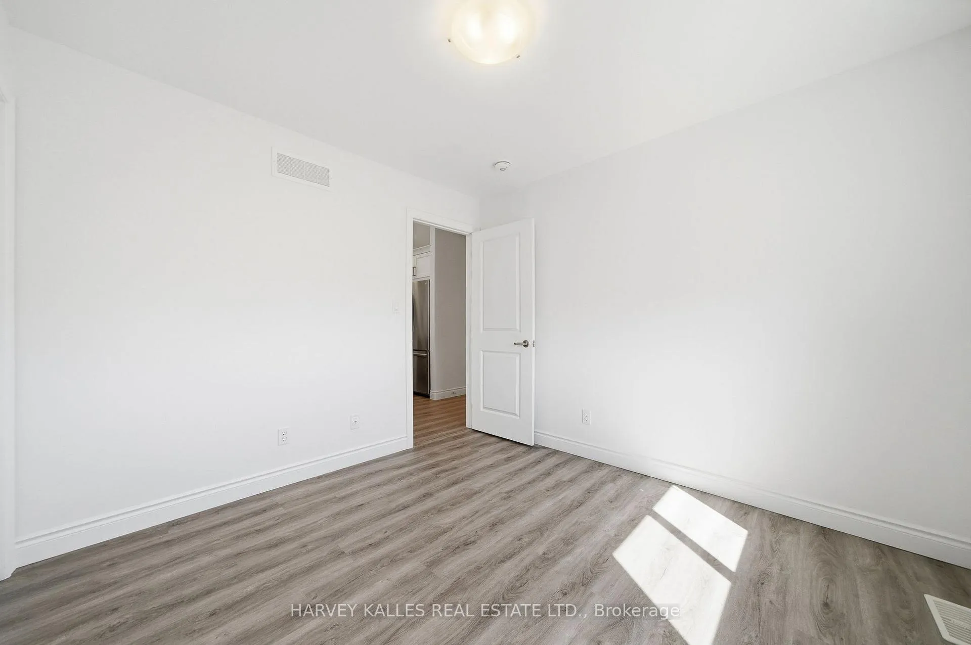 Photo 23 of 125 Farrington Crescent, Prince Edward County, Picton Ward — HOMEH