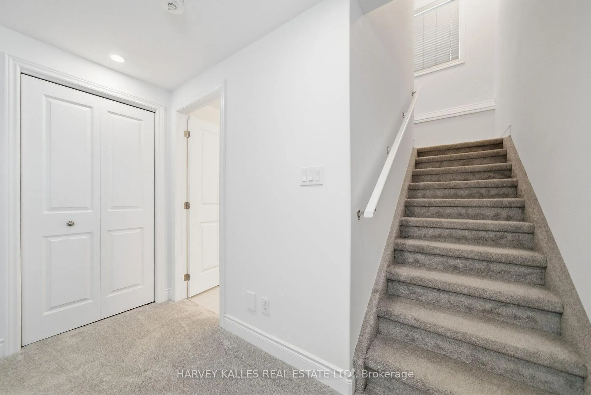 Photo 24 of 125 Farrington Crescent, Prince Edward County, Picton Ward — HOMEH