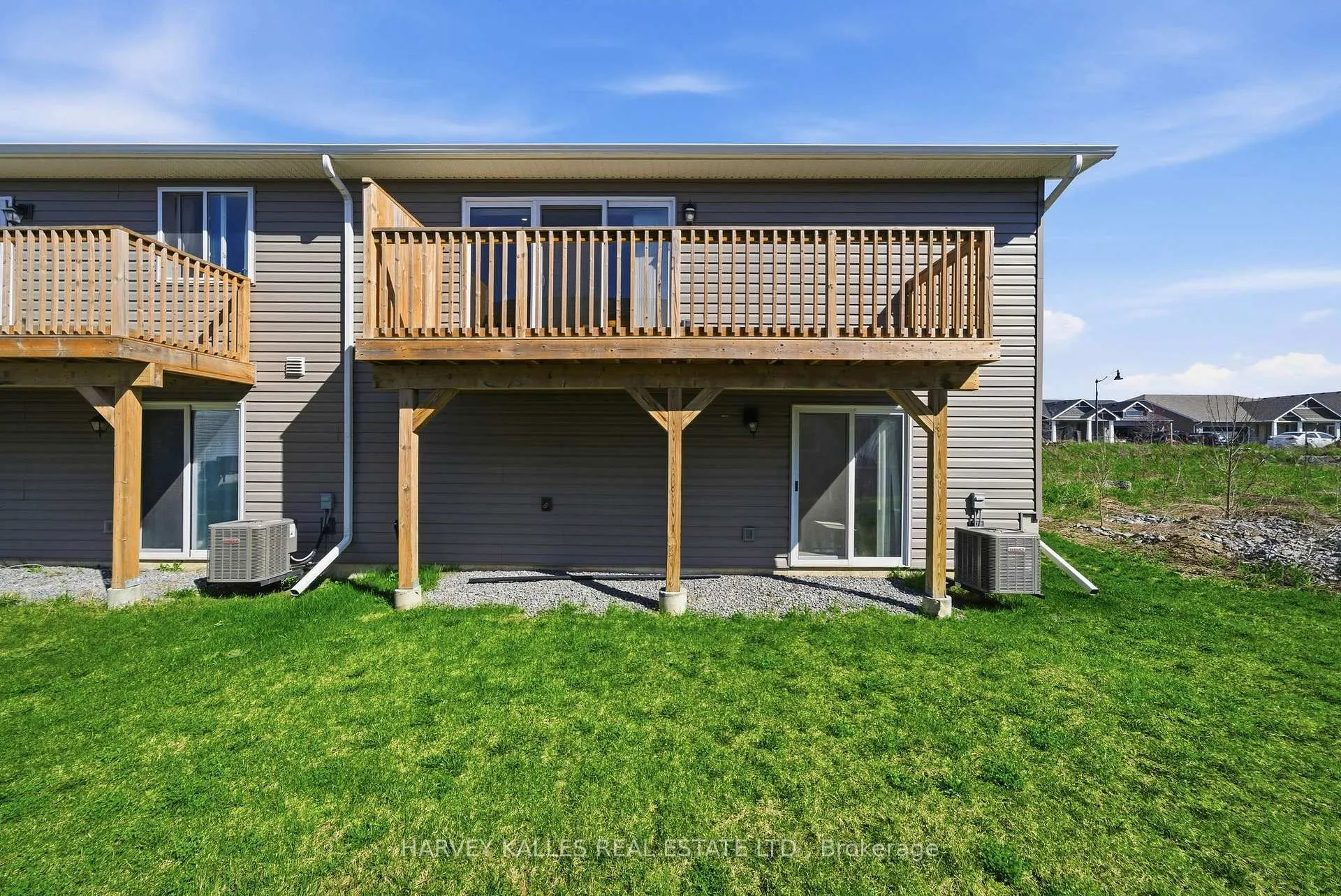 Photo 35 of 125 Farrington Crescent, Prince Edward County, Picton Ward — HOMEH