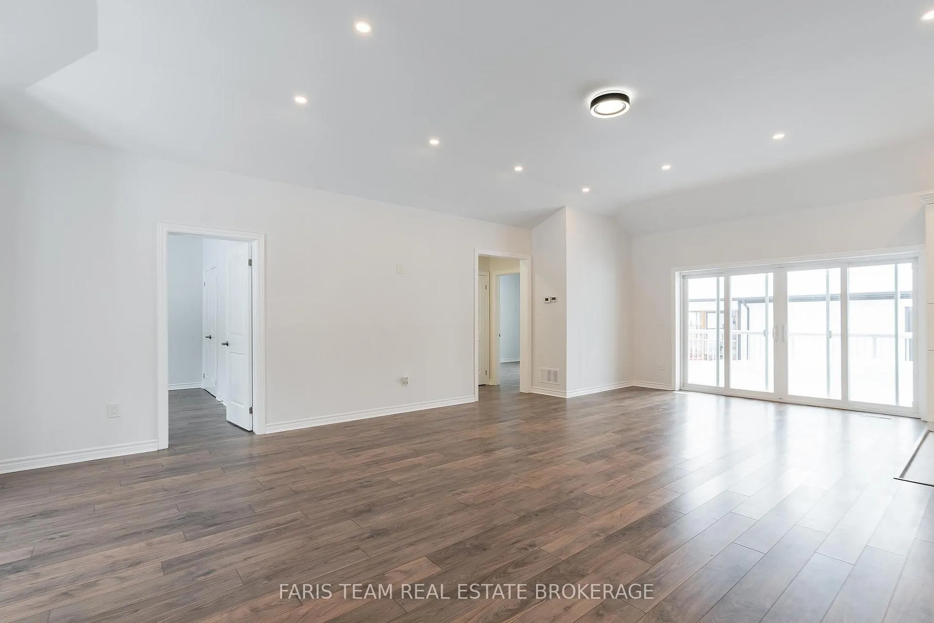 Photo 13 of 50 Breithaupt Crescent, Tiny, Rural Tiny — HOMEH