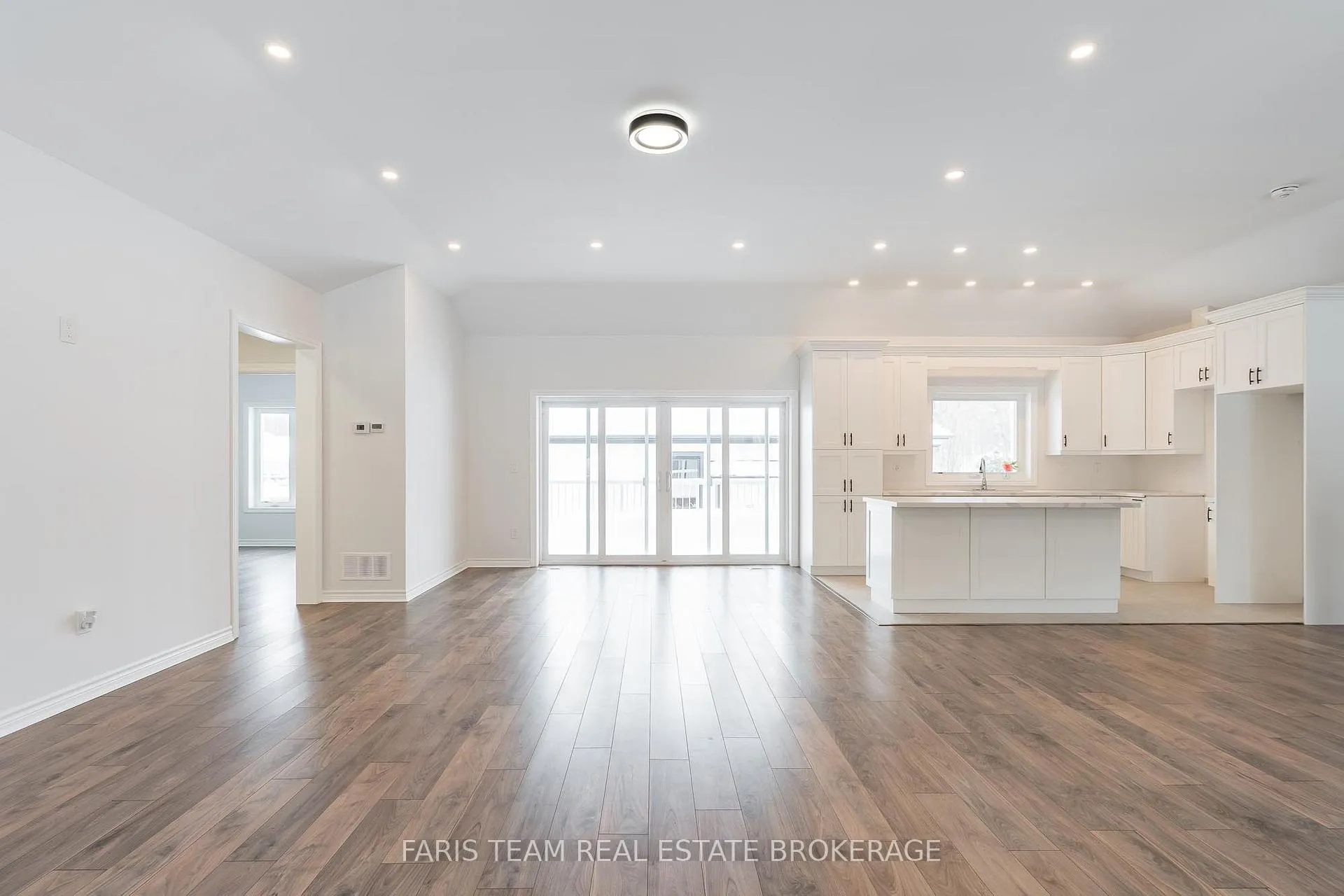 Photo 15 of 50 Breithaupt Crescent, Tiny, Rural Tiny — HOMEH