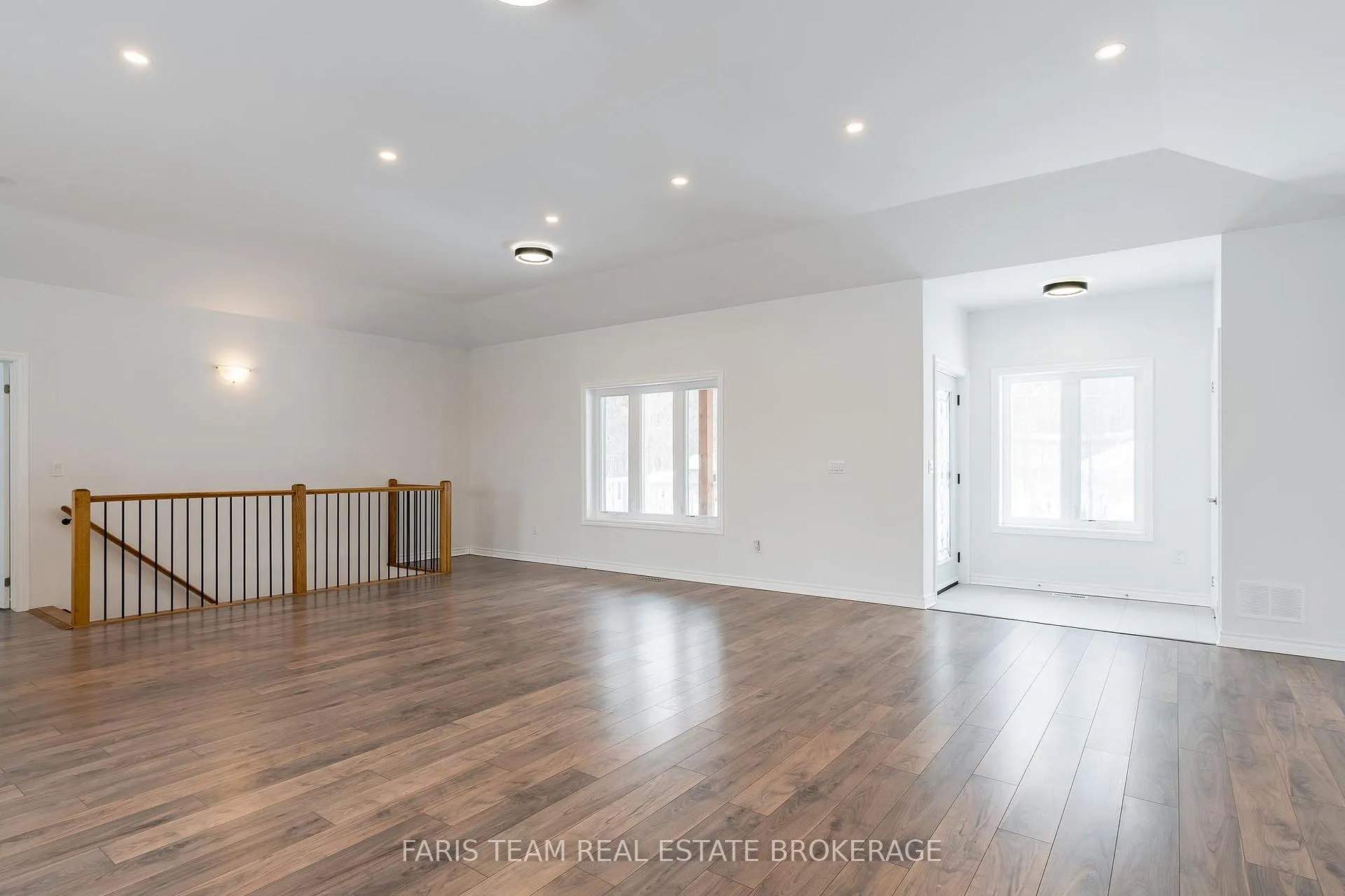 Photo 17 of 50 Breithaupt Crescent, Tiny, Rural Tiny — HOMEH